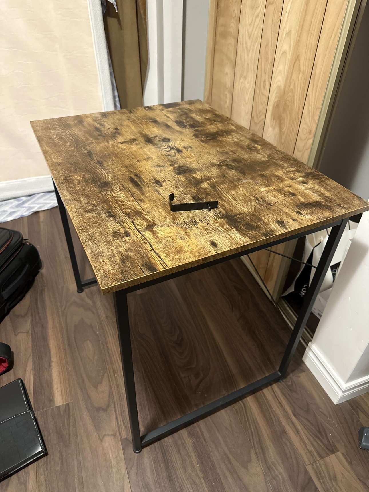 Table / Desk