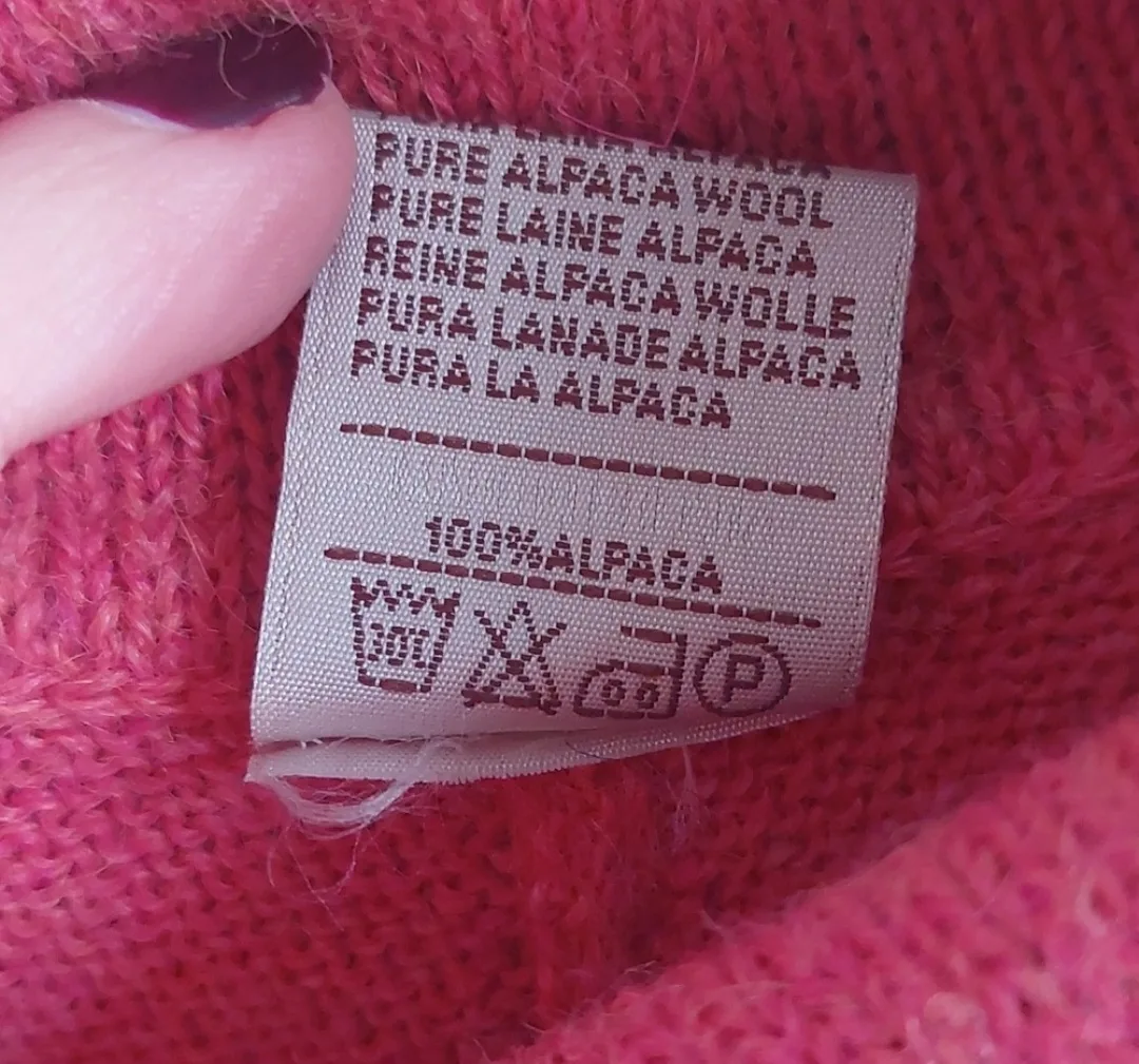 Pink Alpaca Poncho image indicator(4)