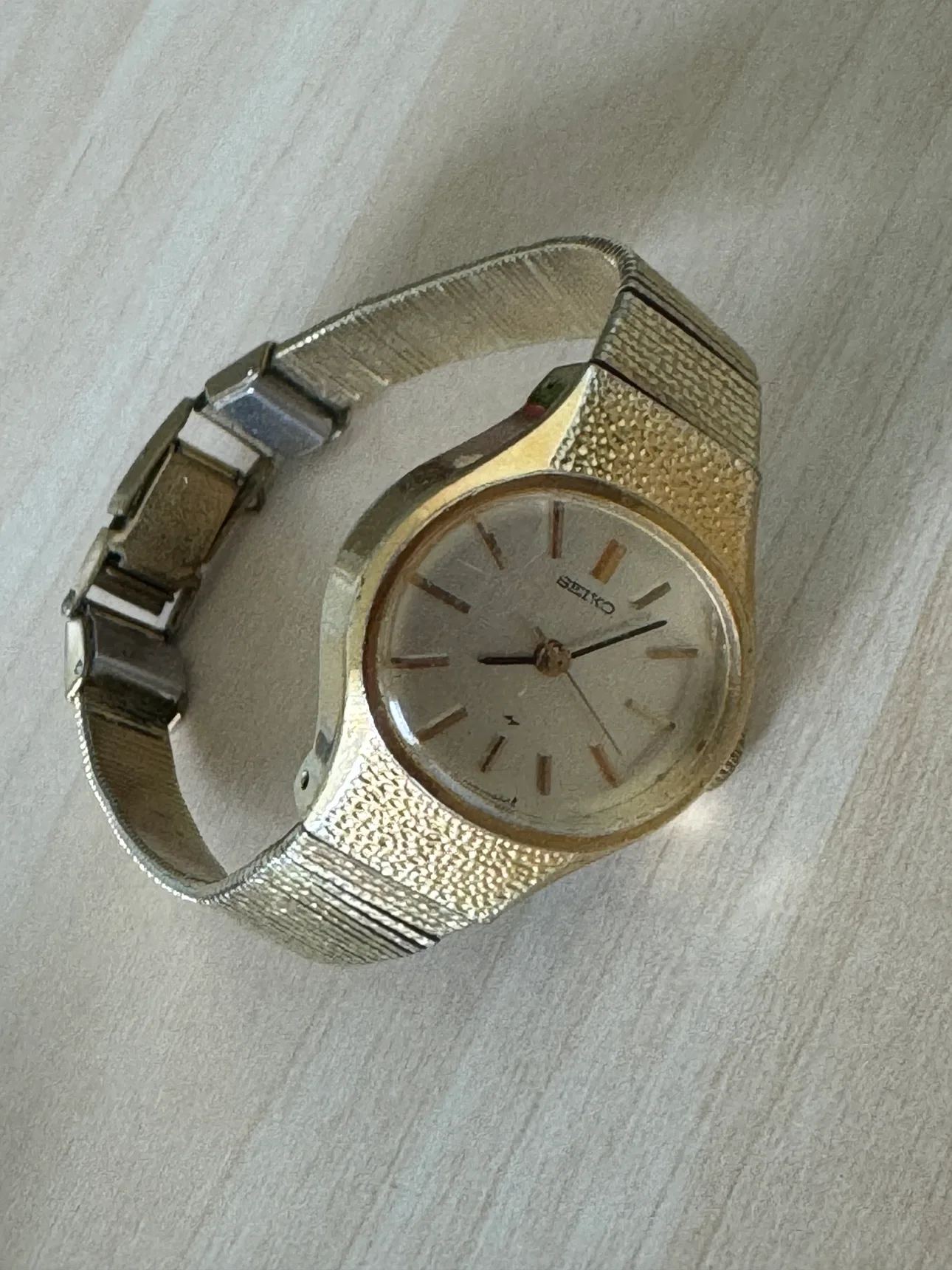 Vintage Seiko Women’s Watch image indicator(2)