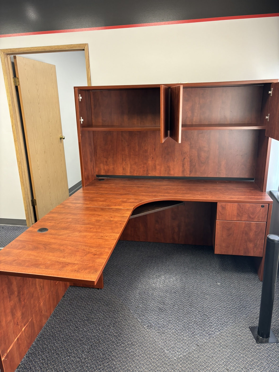 L-Shaped Desk with Hutch - Heavy - photo 2