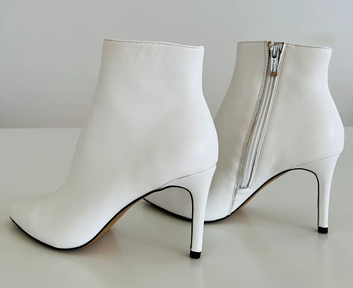 Steve Madden Logic White Leather Ankle Boots. Size 6. New image indicator(6)