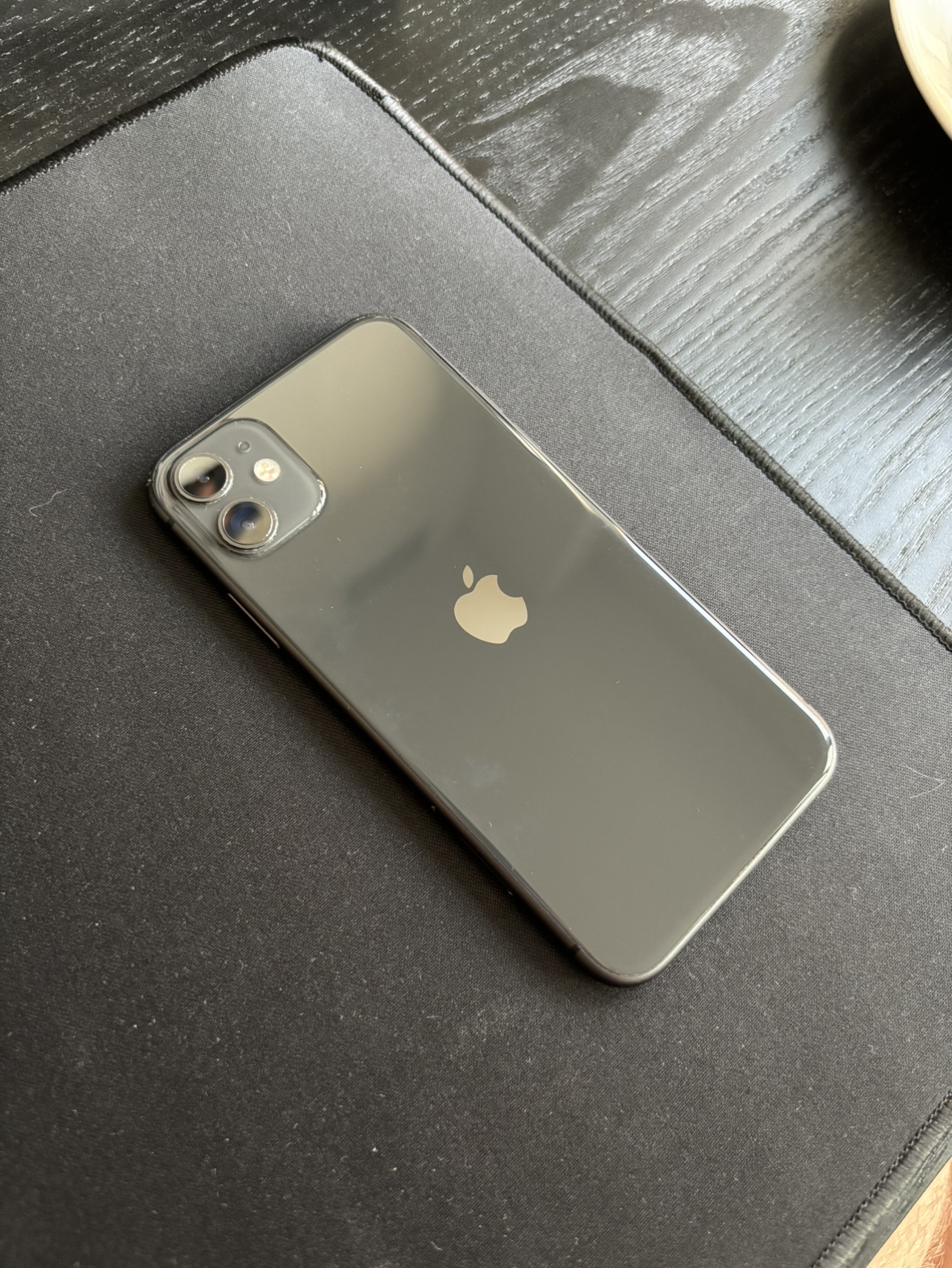 iPhone 11 64GB (charger, screen protector, case included) - photo 2