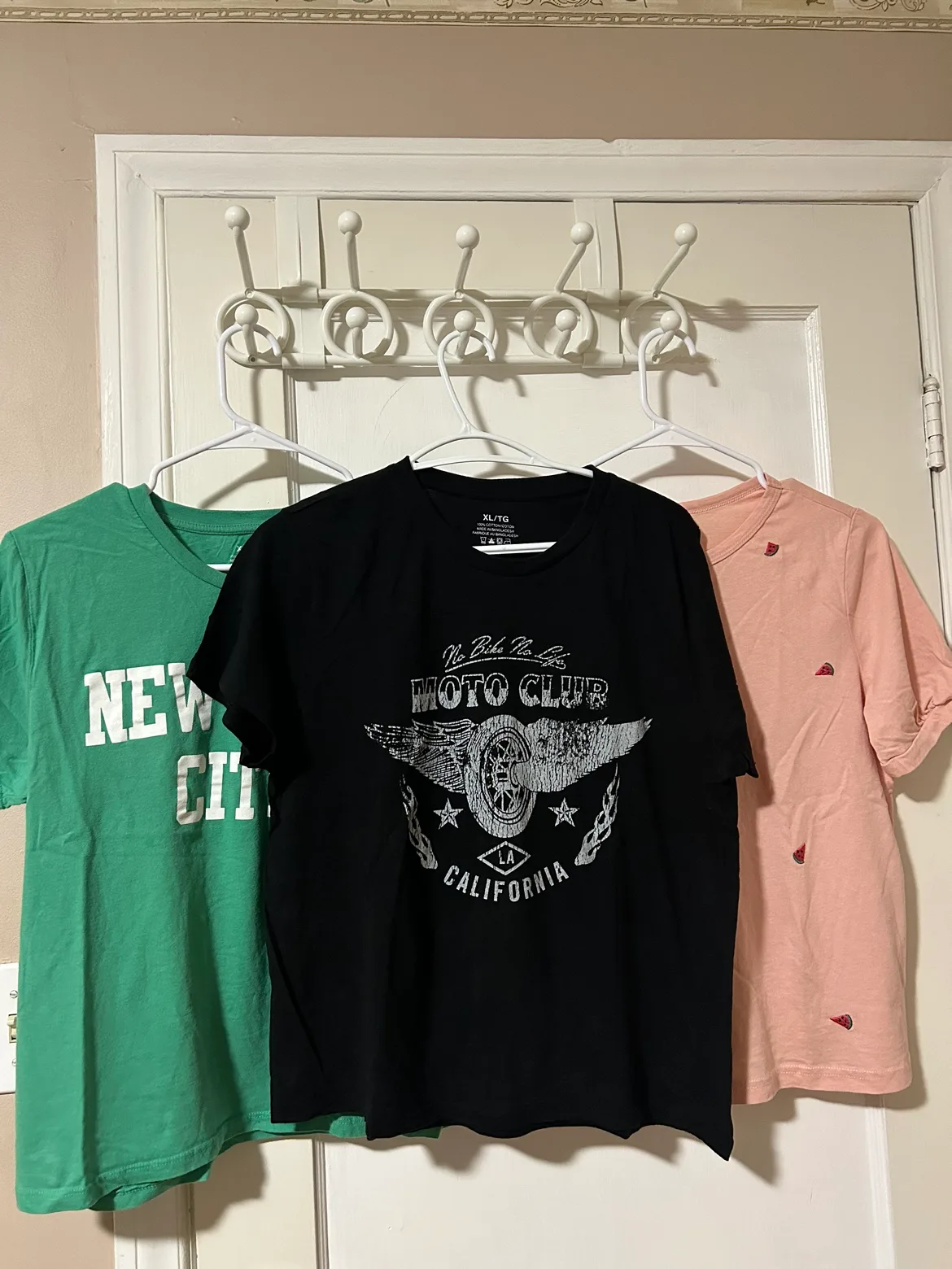 3 T-shirts - thumbnail