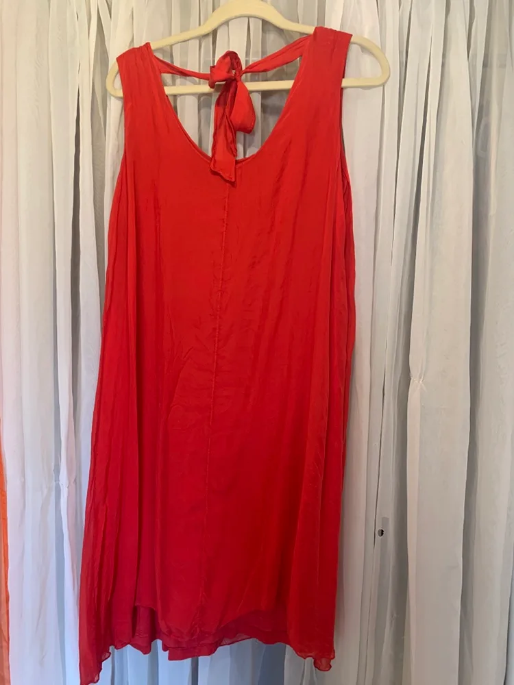 Red Sleeveless silk Dress (M) image indicator(3)