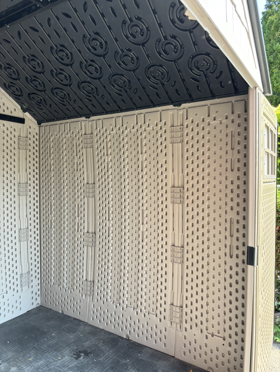 Rubbermaid shed - photo 4