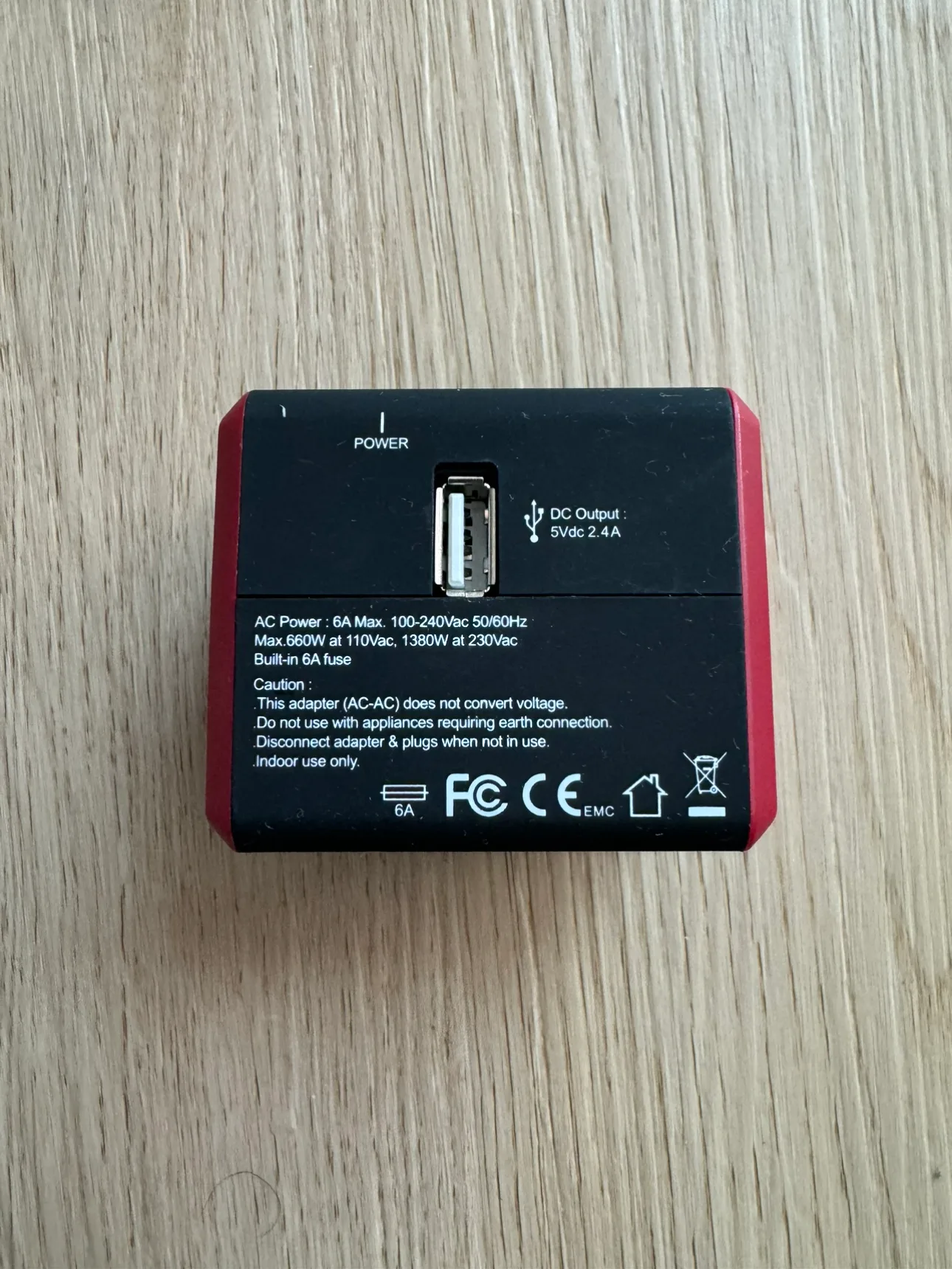 Samsonite Travel Power Adapter with USB image indicator(2)