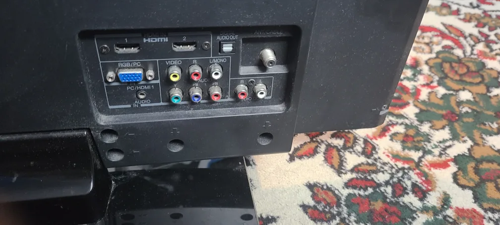 Toshiba 19" LCD TV image indicator(5)