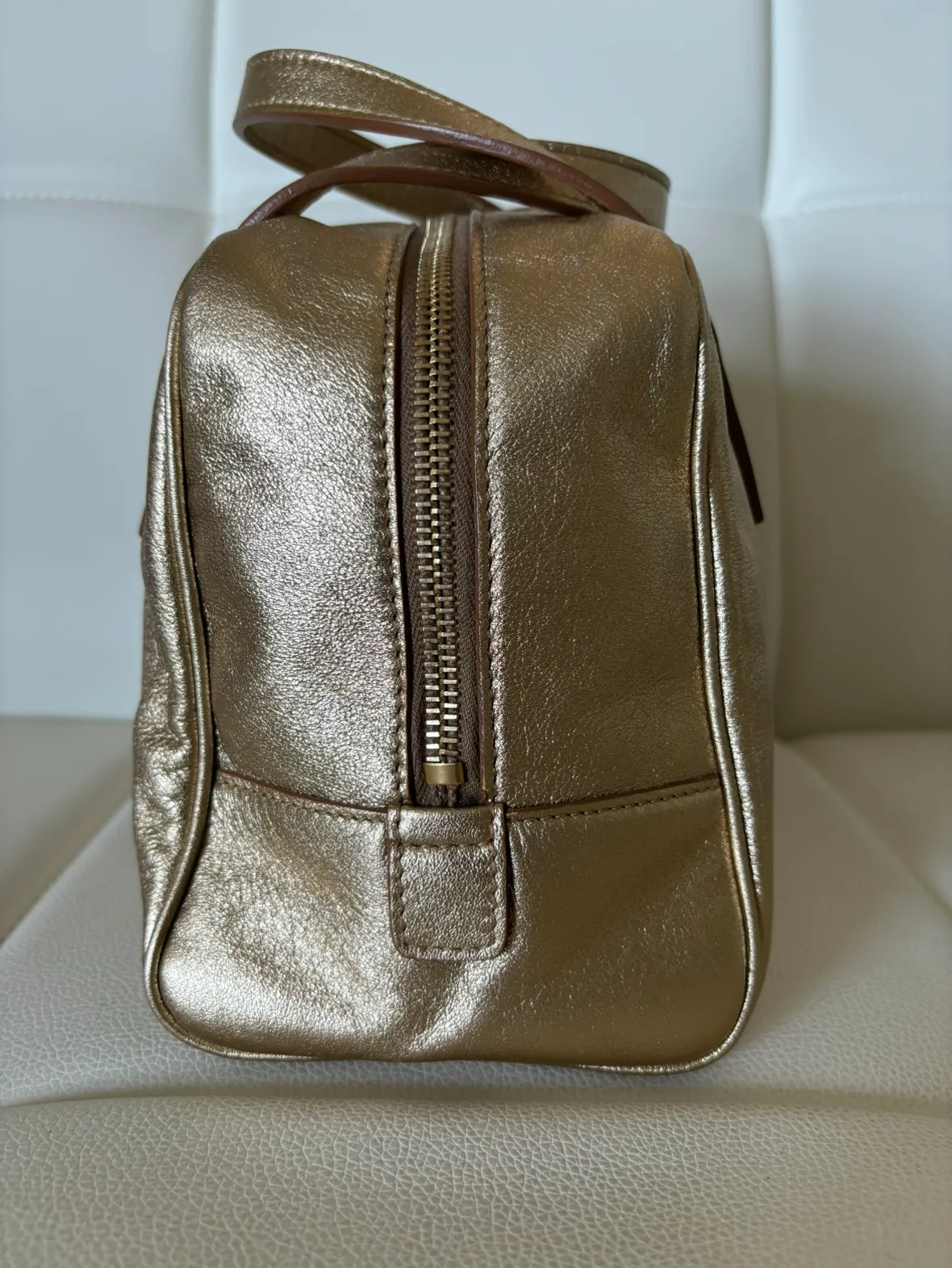 Yves Saint Laurent Y-Mail Gold Leather Handbag image indicator(4)