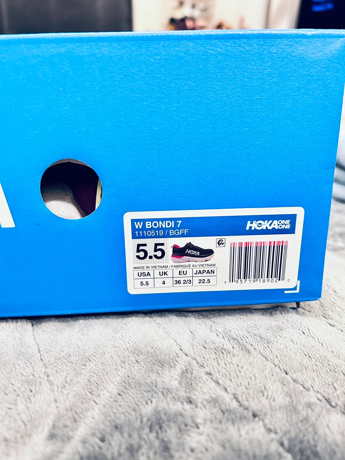 🍓REG $220+ NEW IN BOX! HOKA One Bondi Festival Fuschia image indicator(3)