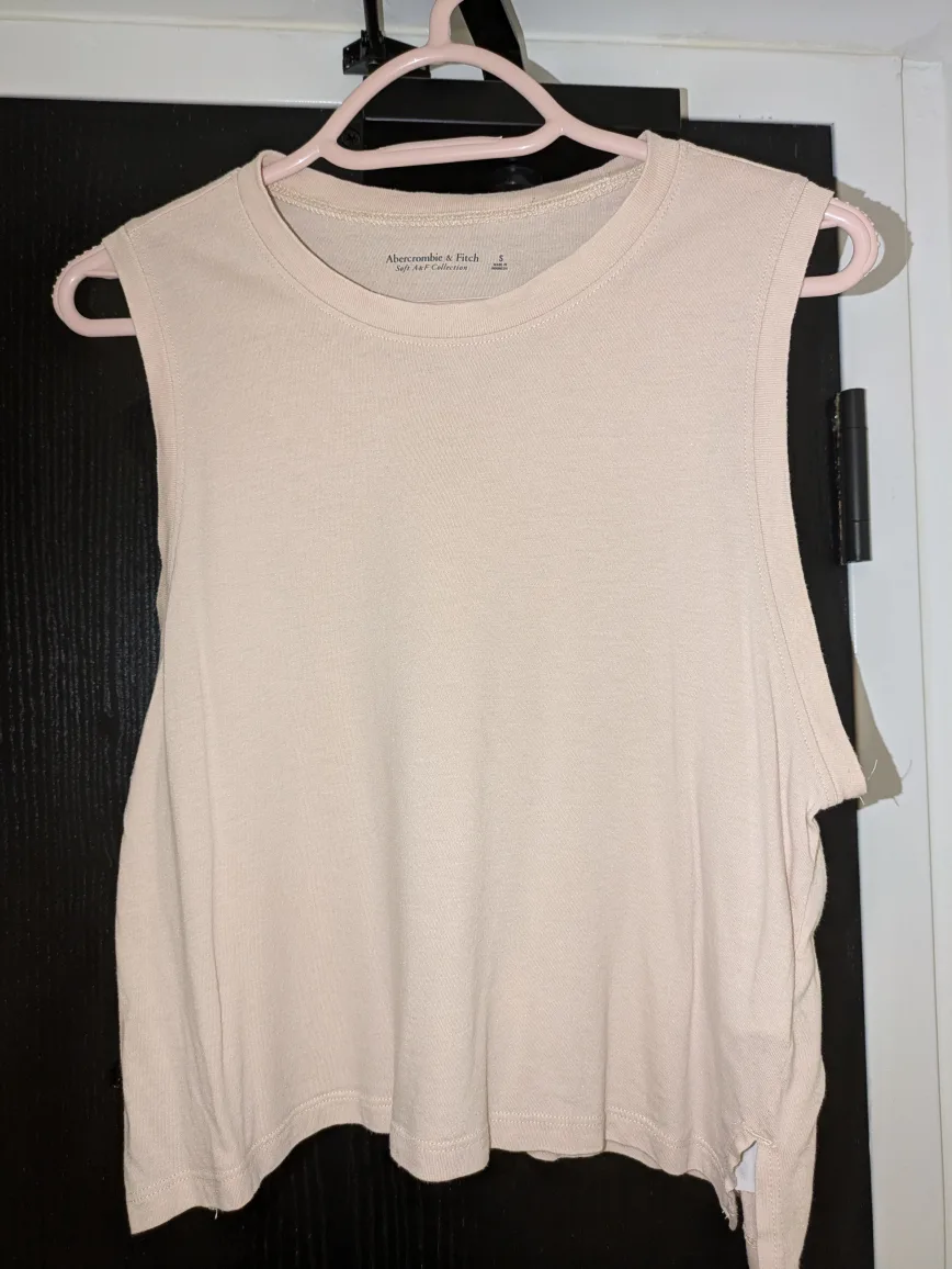 Abercrombie & Fitch Crop Top thumbnail