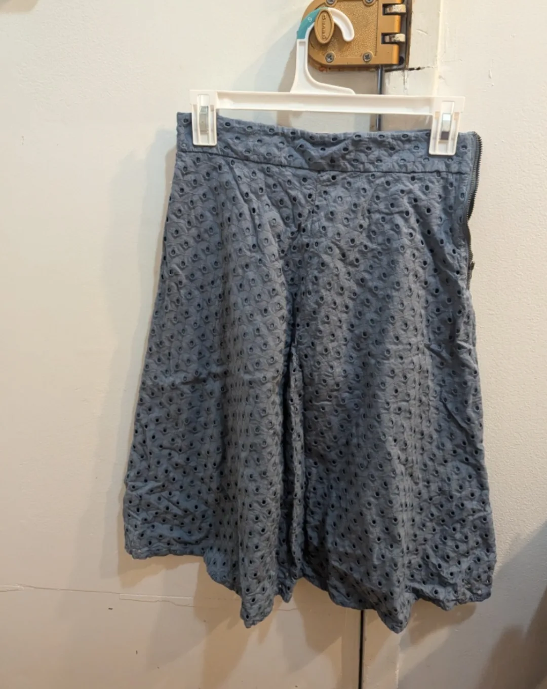 Two Skirts image indicator(2)