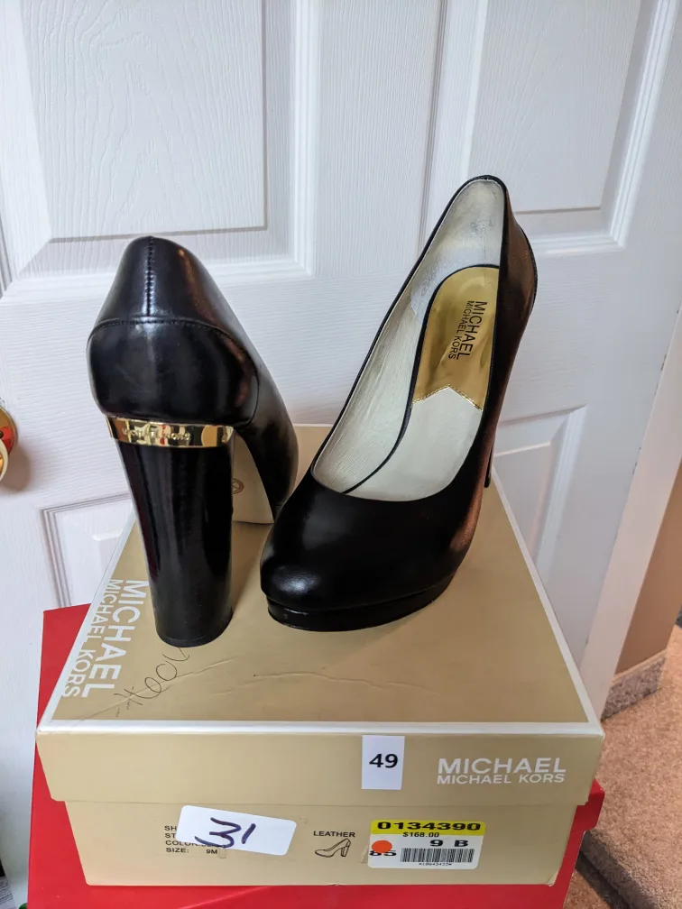 Michael Kors Black Platform Heels image indicator(2)