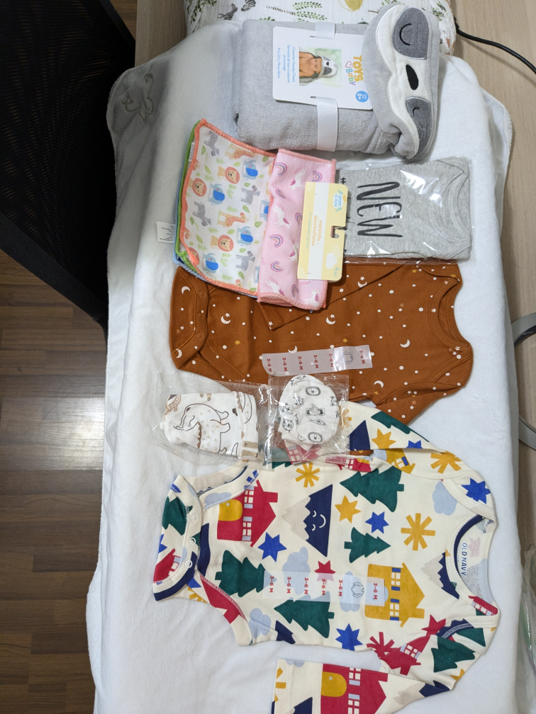 New Baby Clothes Bundle Gift with bag and ready to be gifted