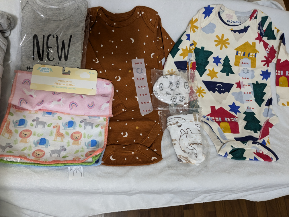 New Baby Clothes Bundle Gift with bag and ready to be gifted - photo 5