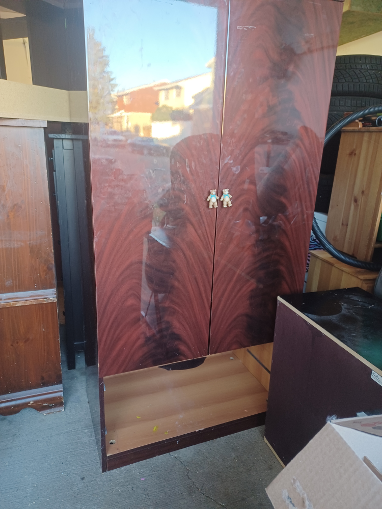 wardrobe