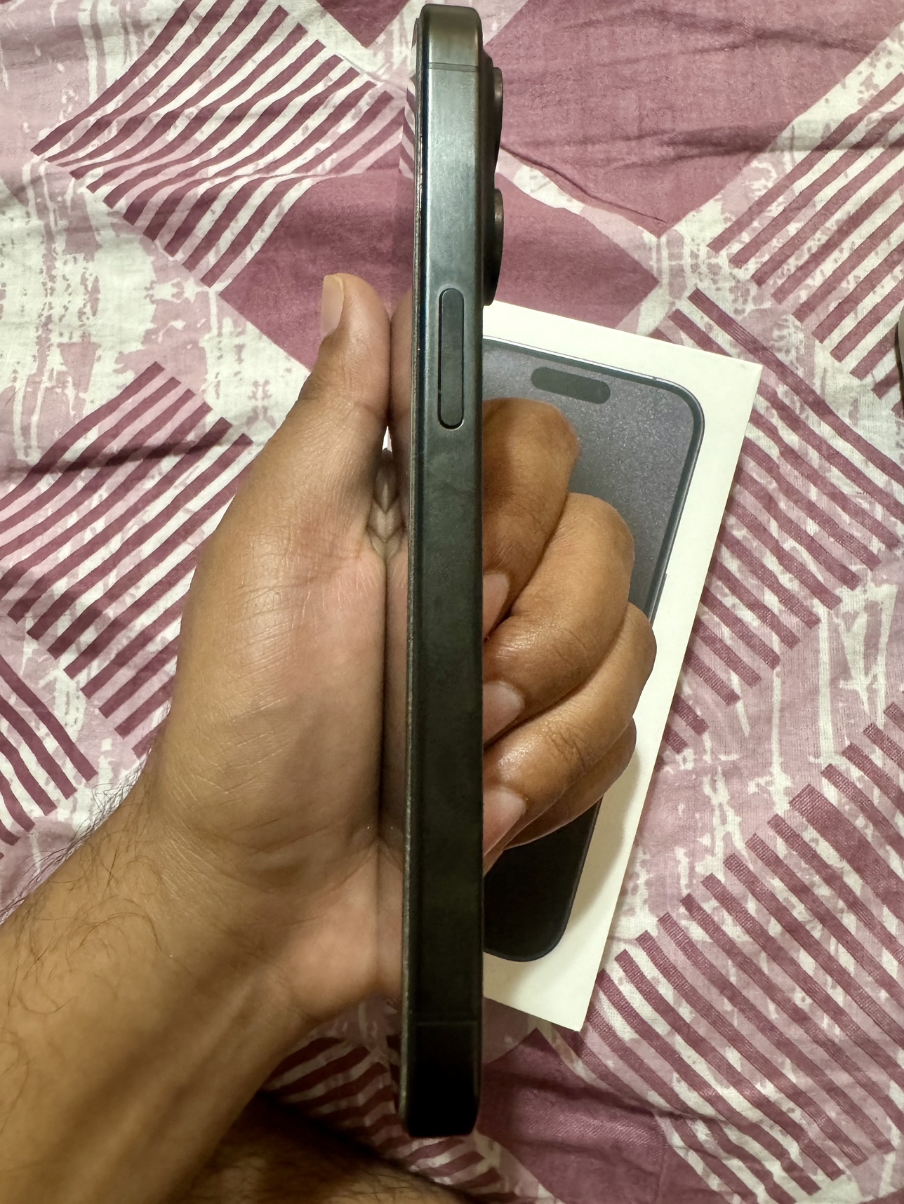 iPhone 15 Pro - photo 3