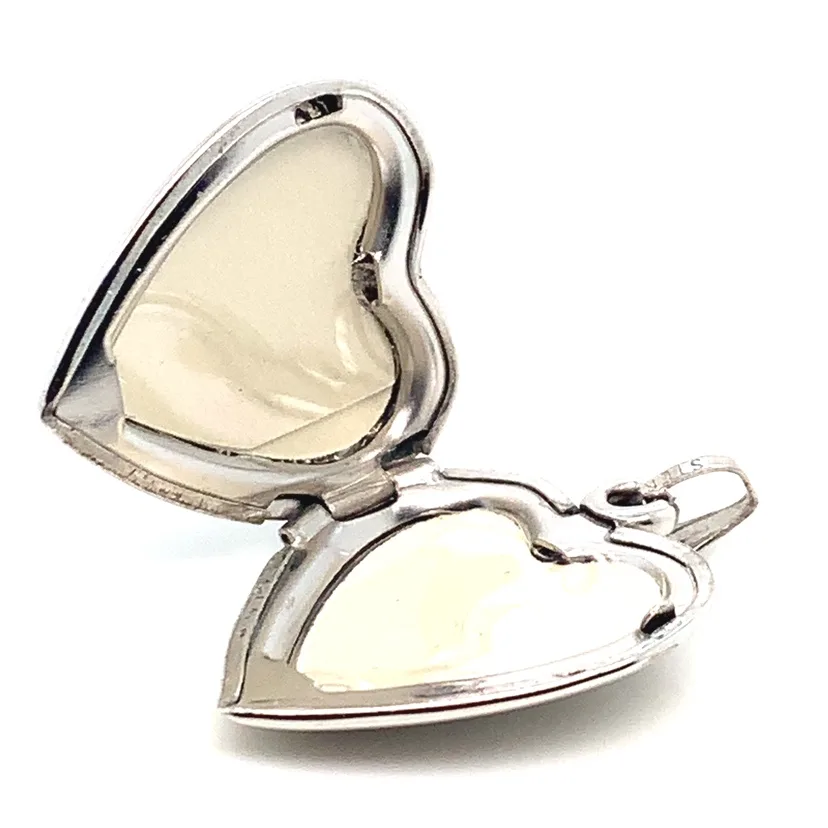 Silver “I love you” Heart Locket image indicator(7)