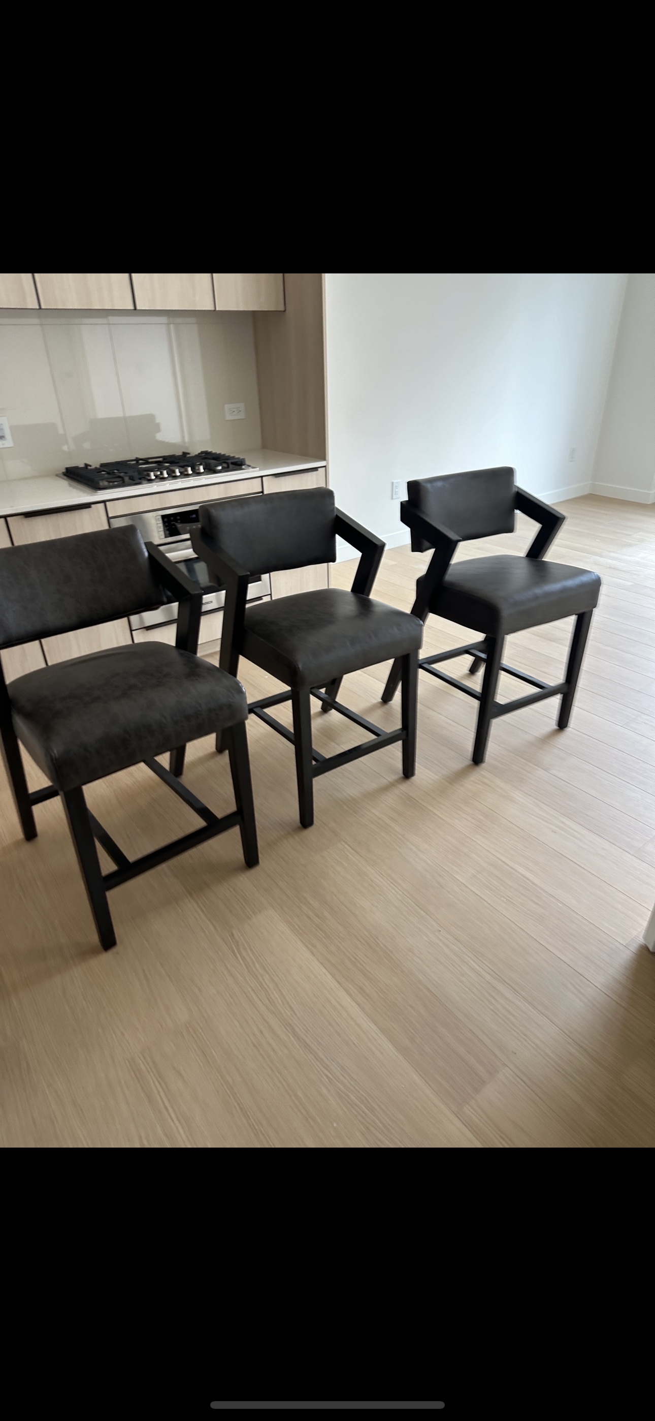 3 Bar stools