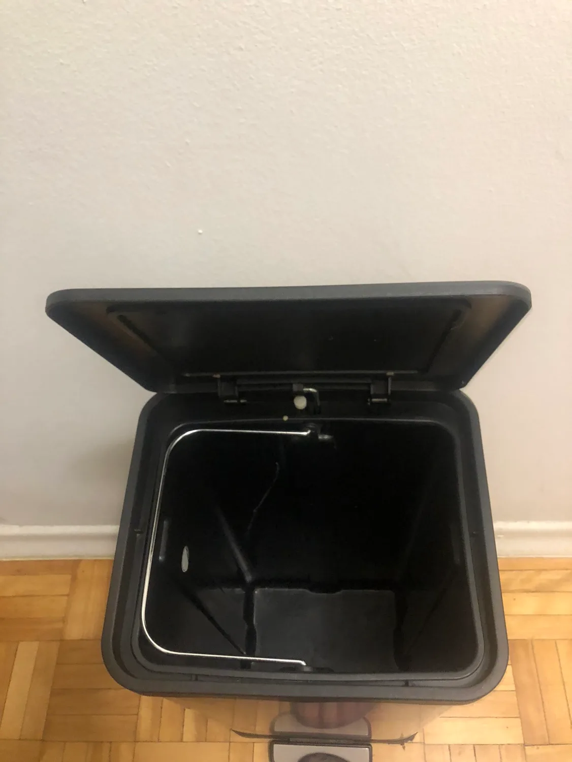 Stainless Steel Step Trash Can🧡 image indicator(5)