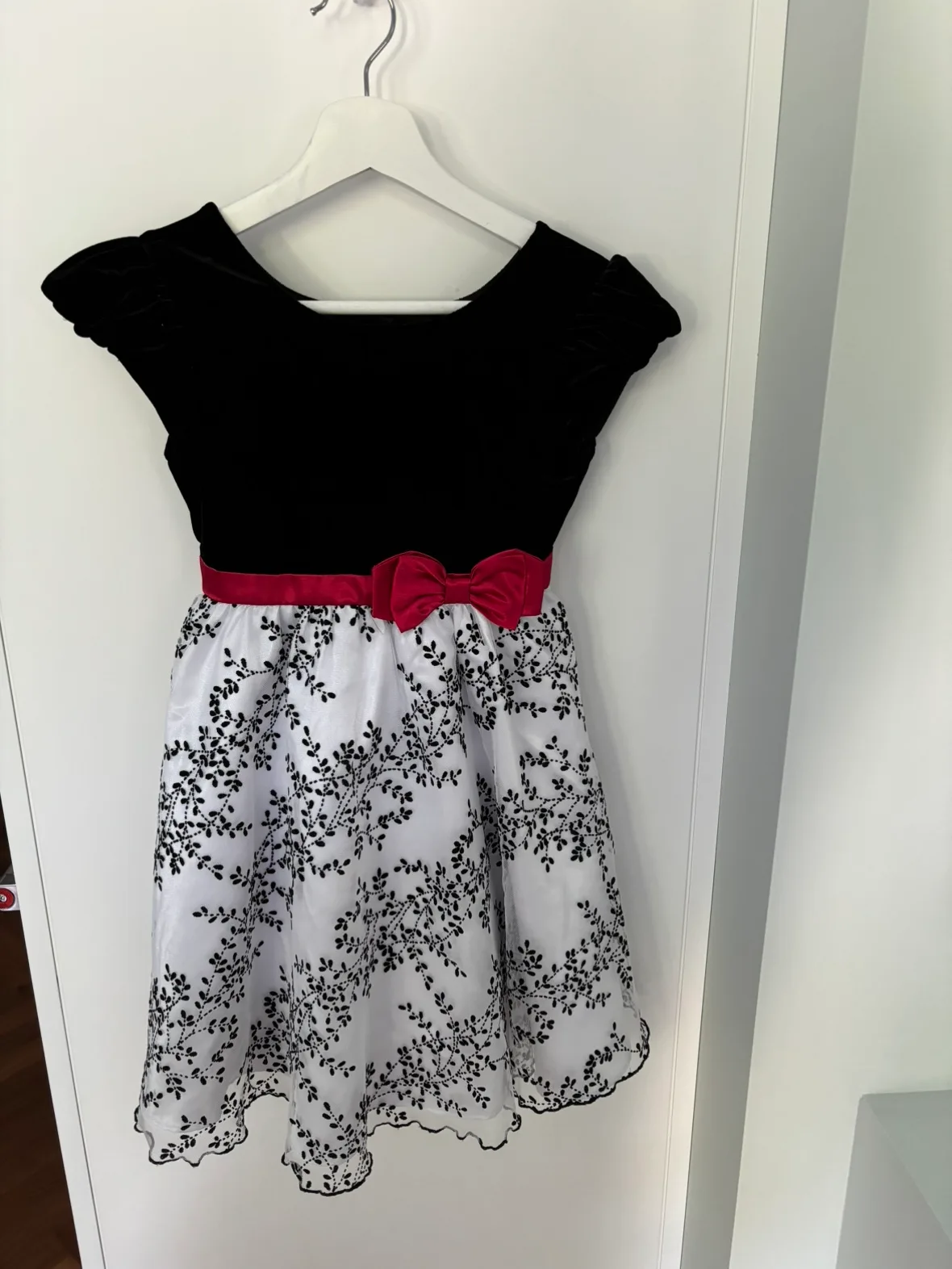 Girls’ Special Occasion Dresses (sizes 6-8), $10 each image indicator(6)