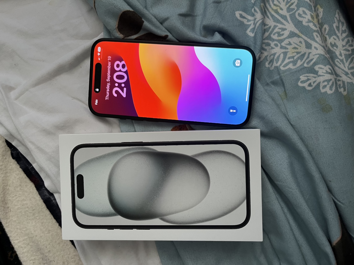 iPhone 15 Black 128 GB - photo 5