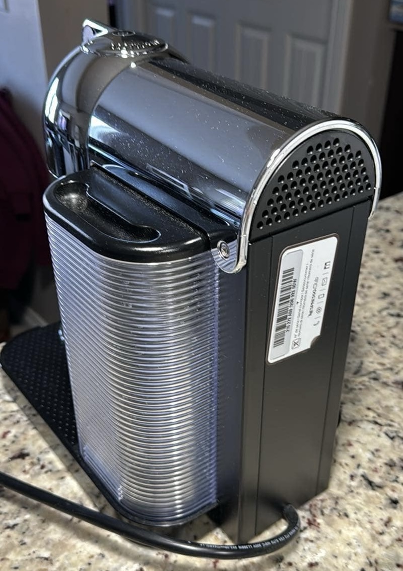 Breville Nespresso Vertuo & Aeroccino 3 Coffee Machine - photo 2