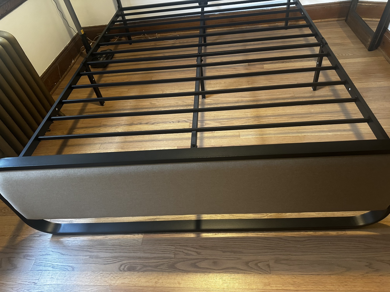 Queen Size Metal Bed Frame - photo 5