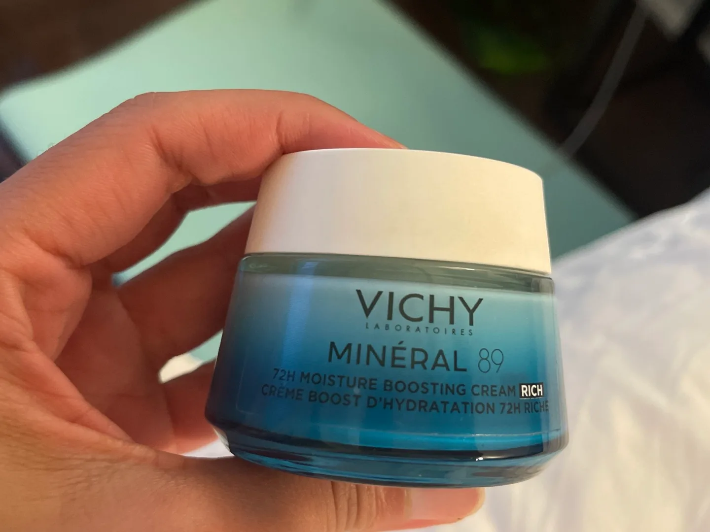 Vichy Mineral 89 and Neovadiol Night Cream image indicator(2)