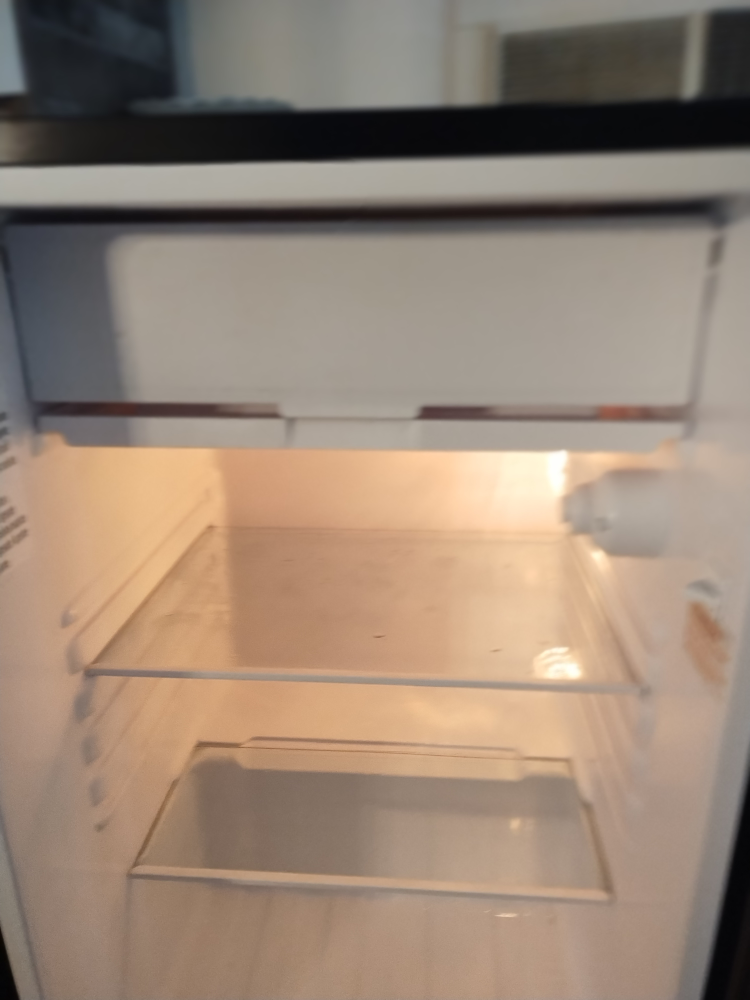 Avanti Mini Fridge 19x19x32 comes with free 32 in TV