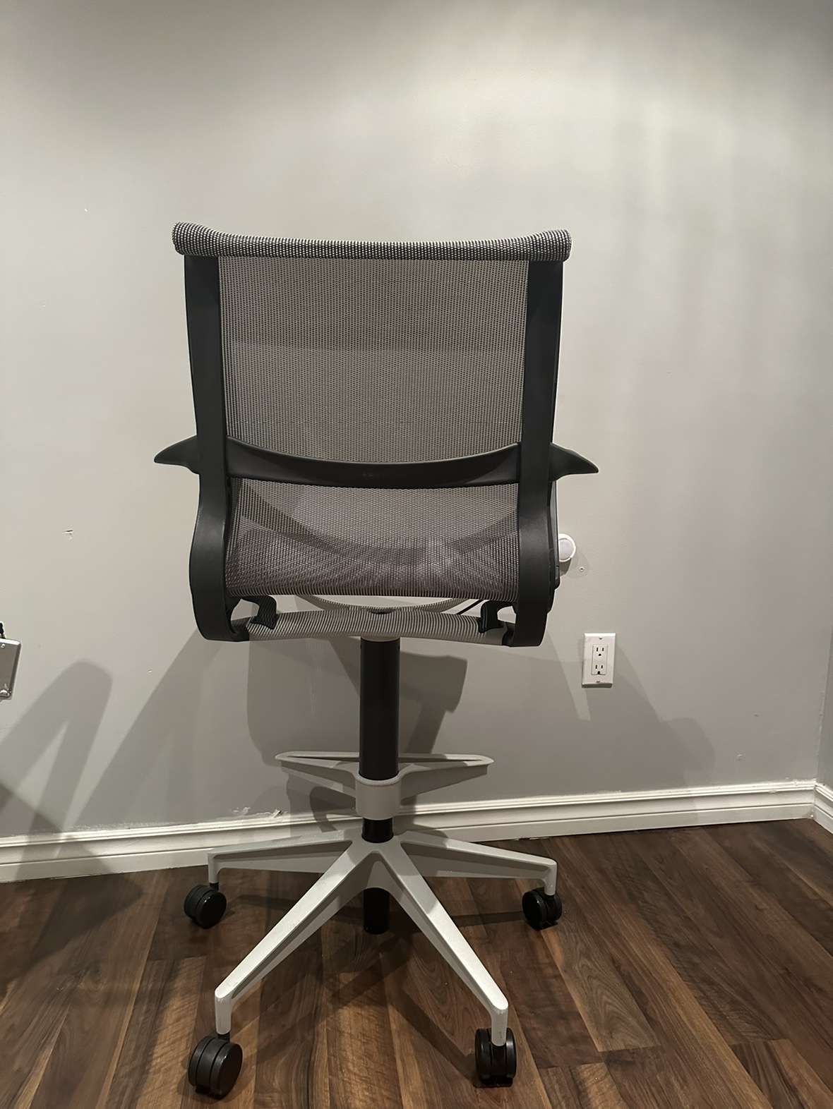 Herman Miller Mirra 2 Chair - photo 2