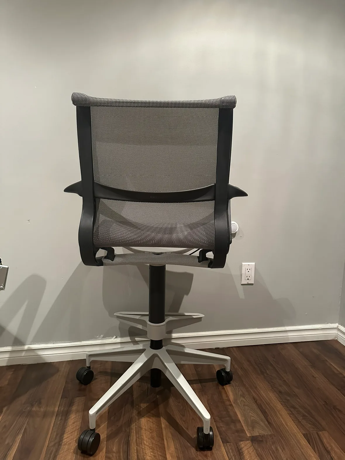 Herman Miller Mirra 2 Chair image indicator(2)