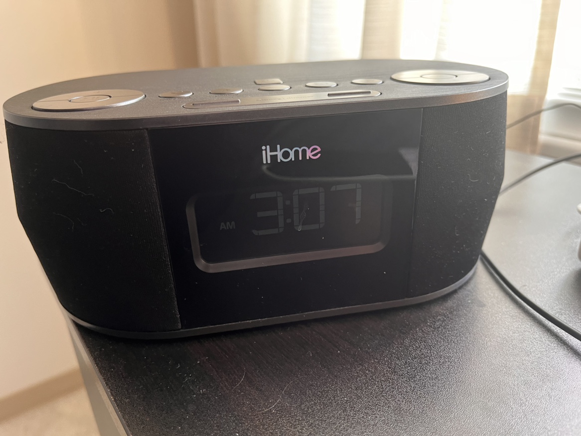 iHome Clock Radio with USB Charging - photo 2