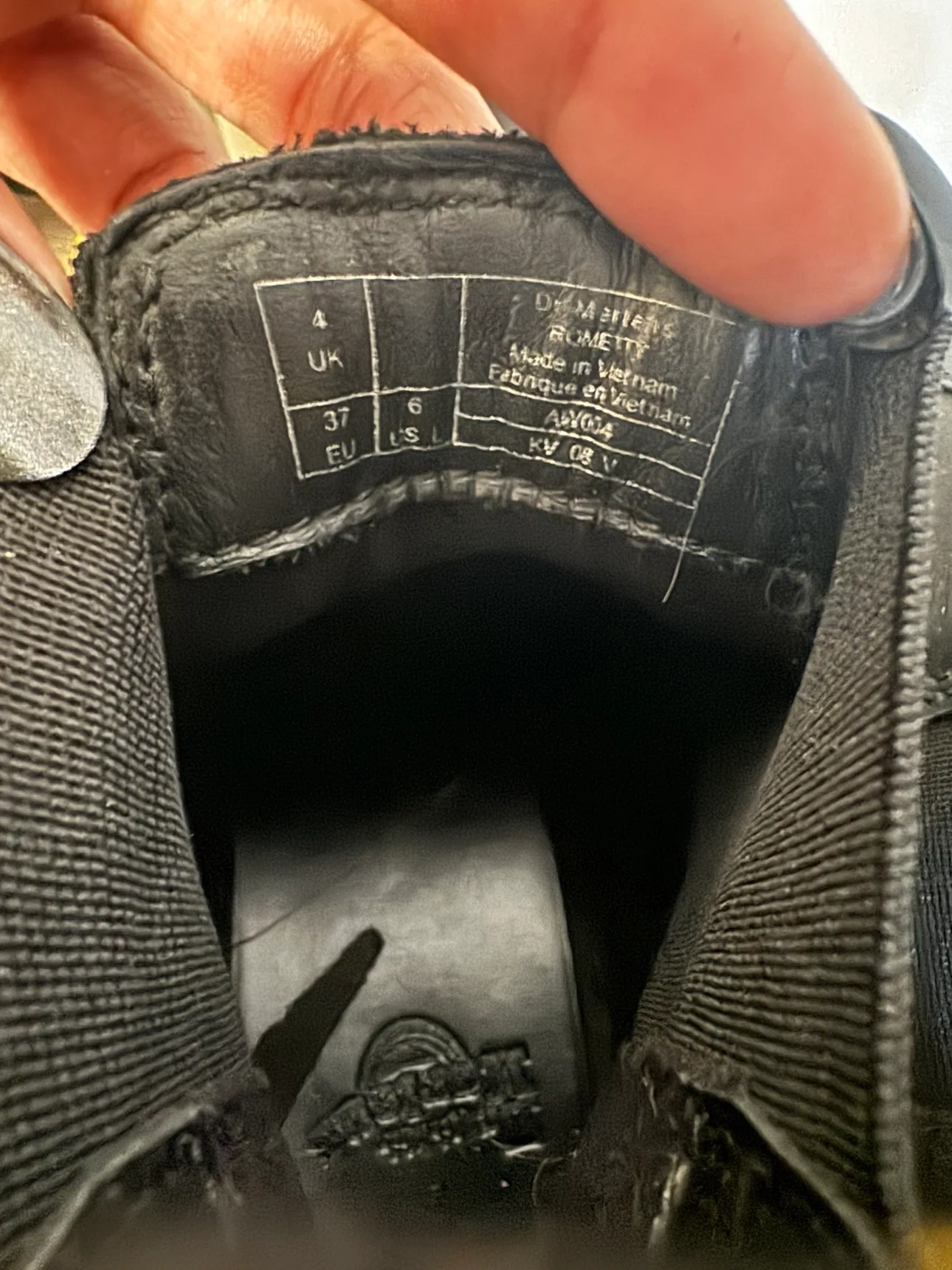 Dr. Martens Chelsea Boots image indicator(5)