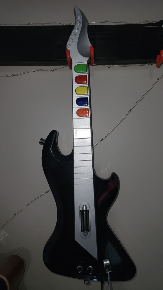 LEFT HANDED USB MODDED GUITAR HERO GUITAR