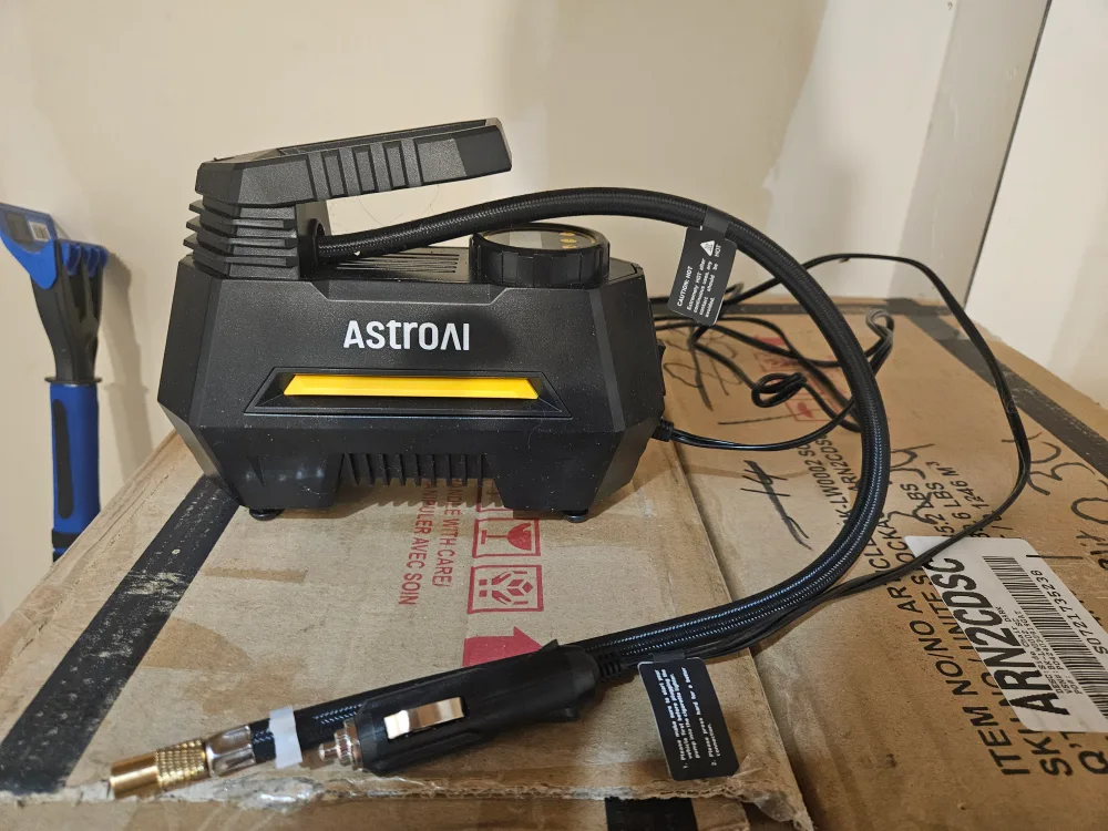 AstroAI Portable Air Compressor thumbnail