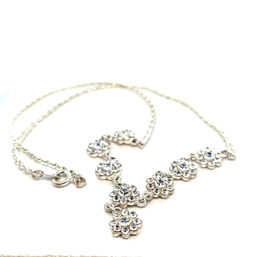 Crystal Flower Necklace image indicator(2)