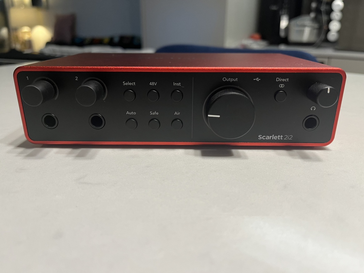 Focusrite Scarlett 2i2 Audio Interface (4th Gen) - photo 2