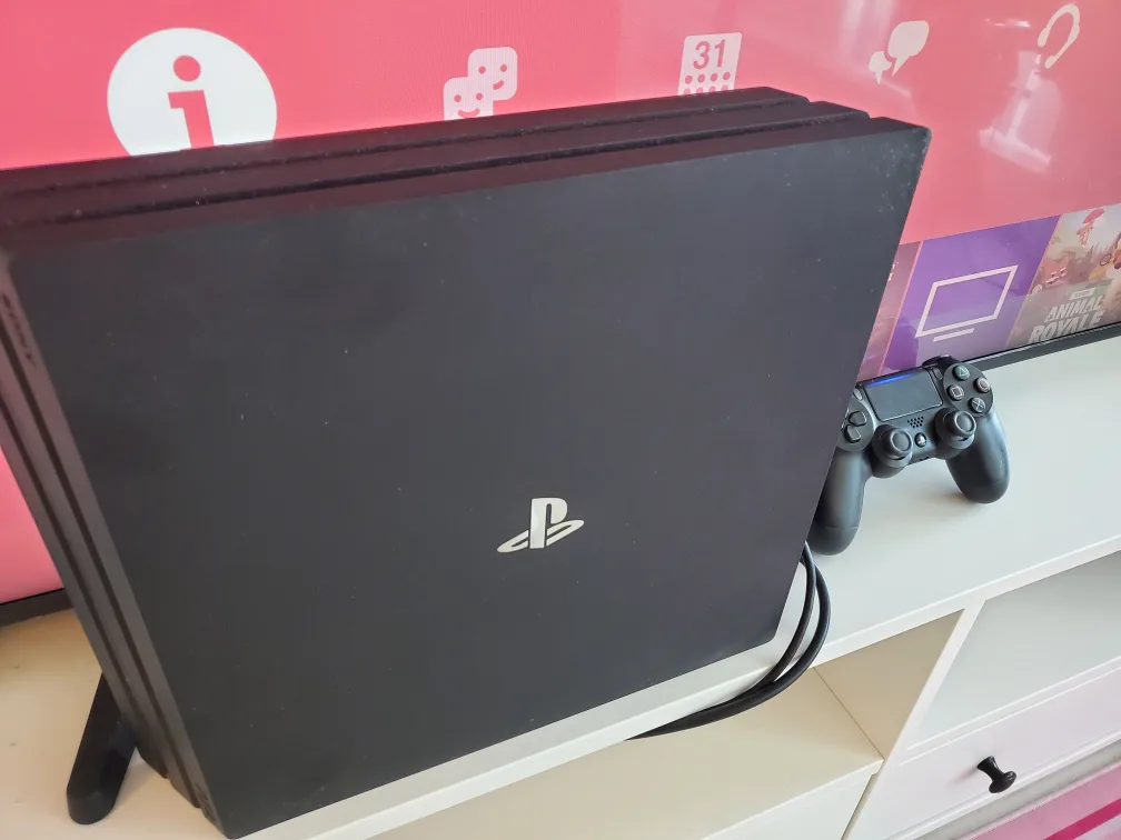 Play Station 4 Pro with controller image indicator(3)