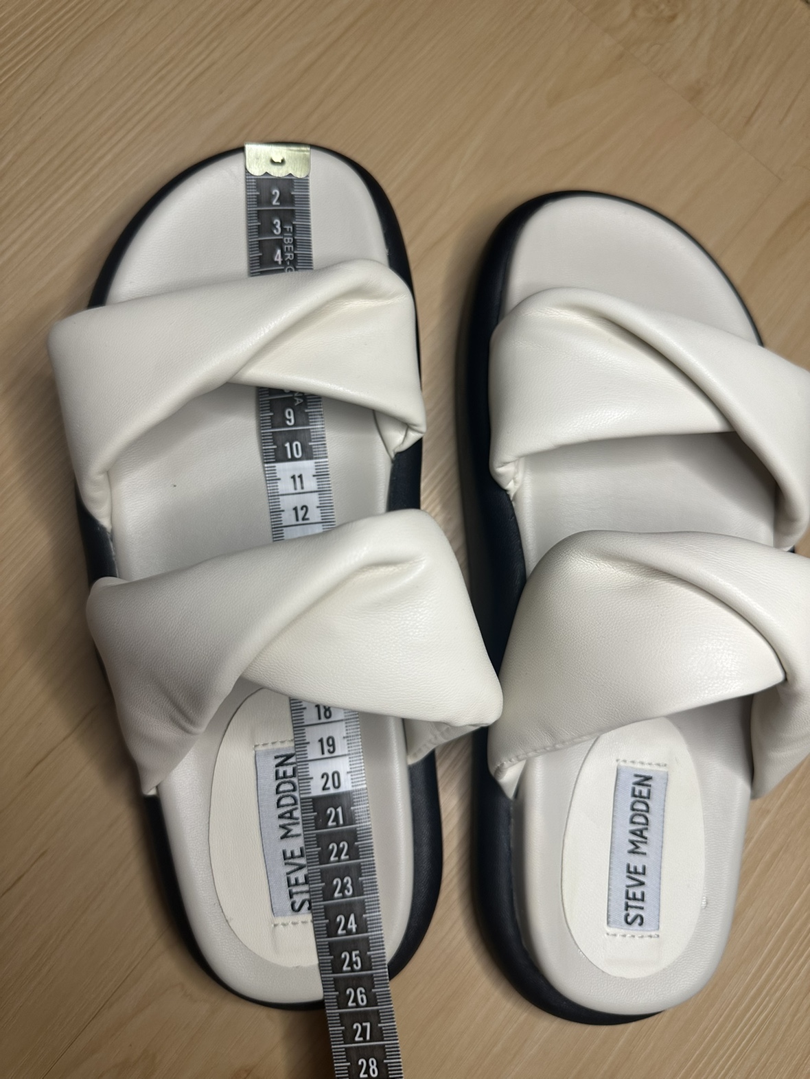Steve Madden White Sandals - photo 4