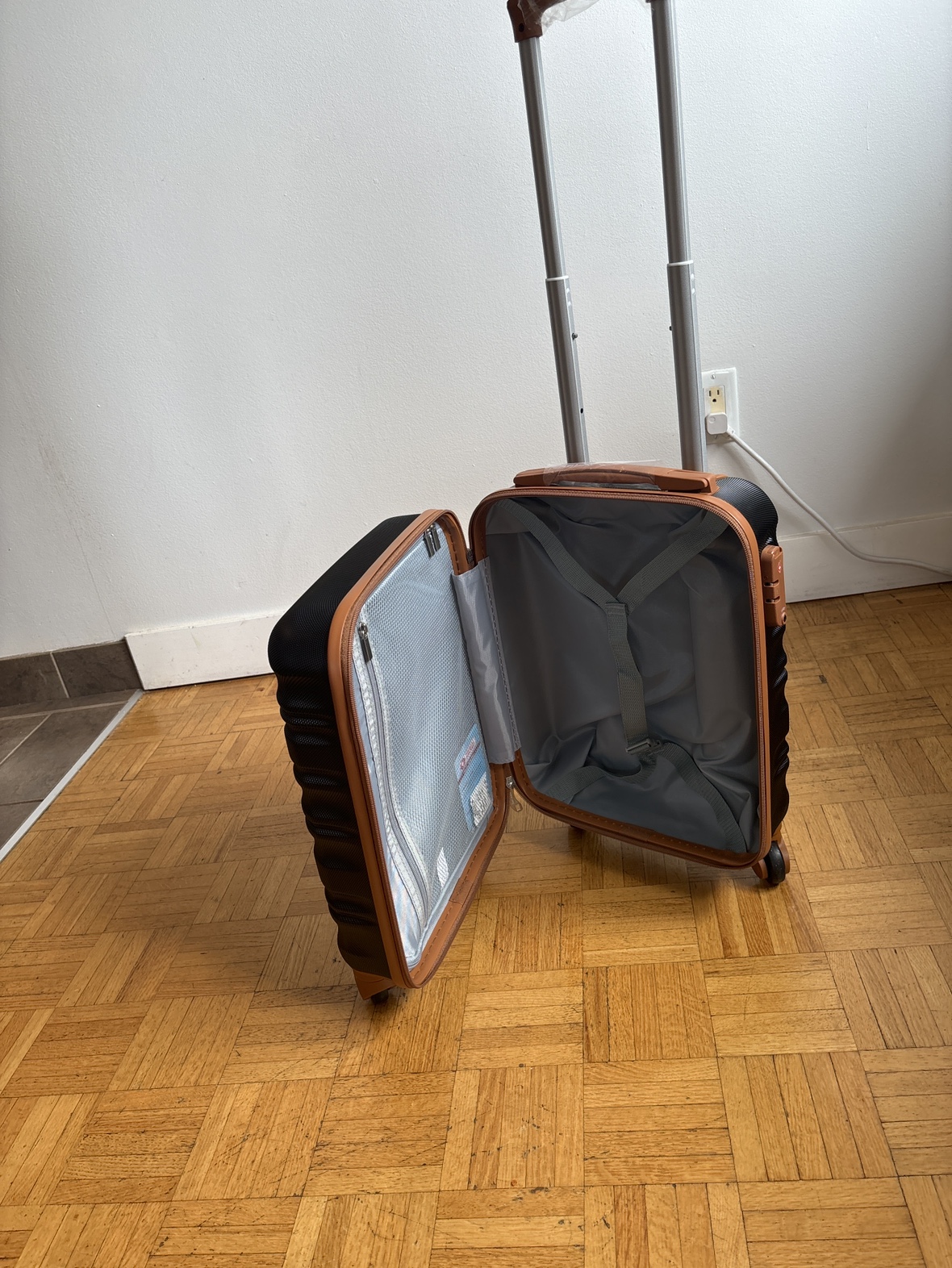 Hard Case 16” Carry-on Suitcase - photo 3