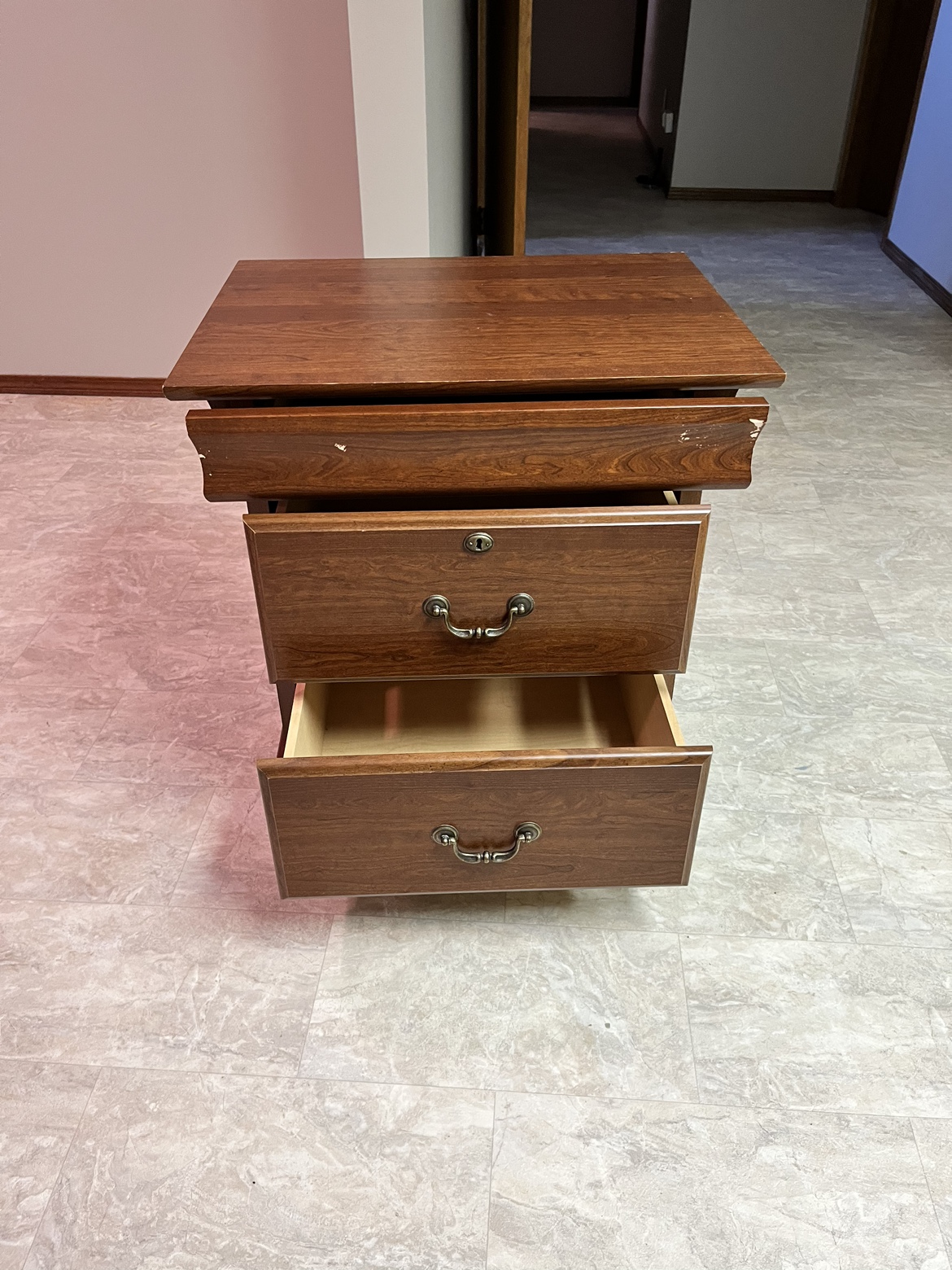 2 Wooden Nightstands with Drawers - photo 2
