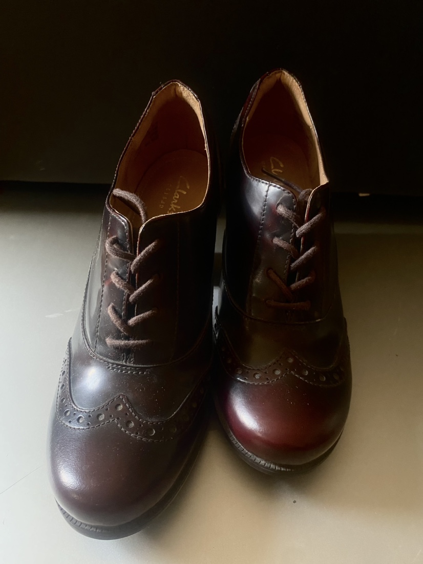 Clarks Leather Heeled Oxfords