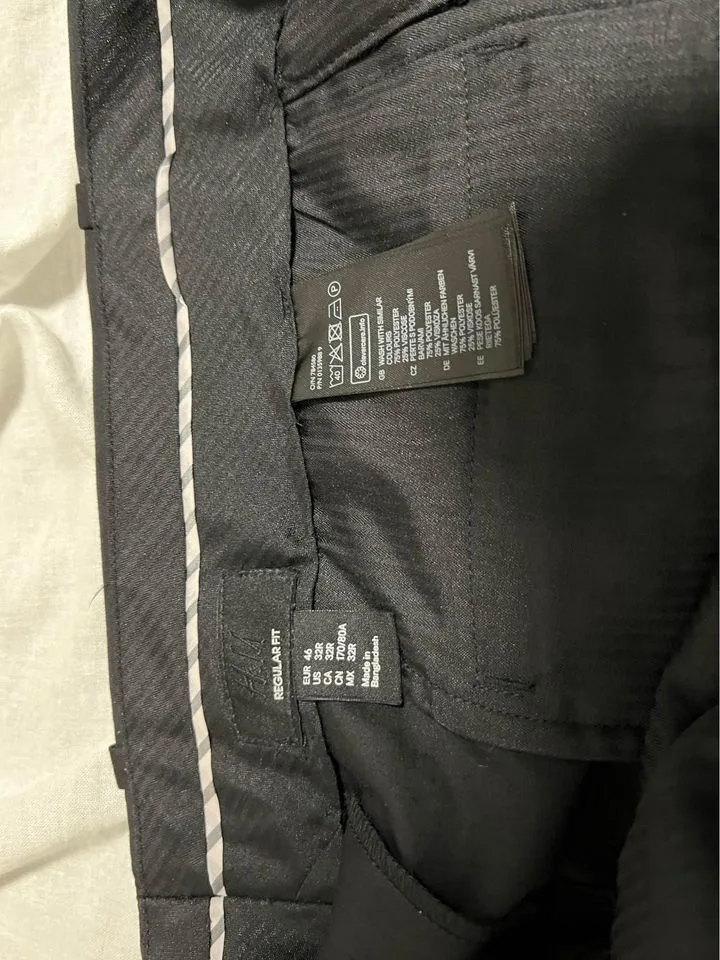 H&M Regular Fit Suit image indicator(7)