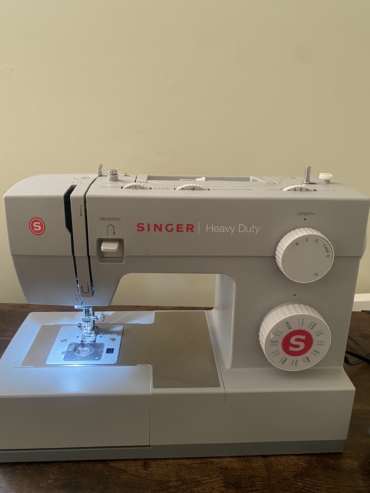 Singer Heavy Duty Sewing Machine