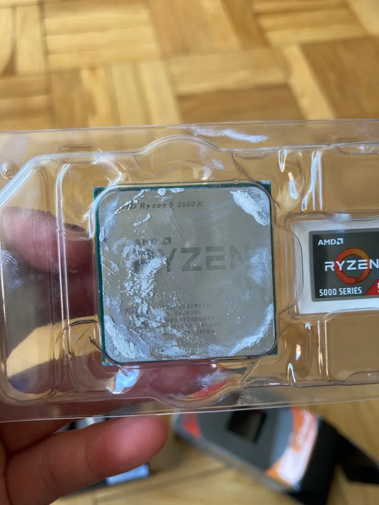 Ryzen 5 2600x CPU with stock cooler thumbnail