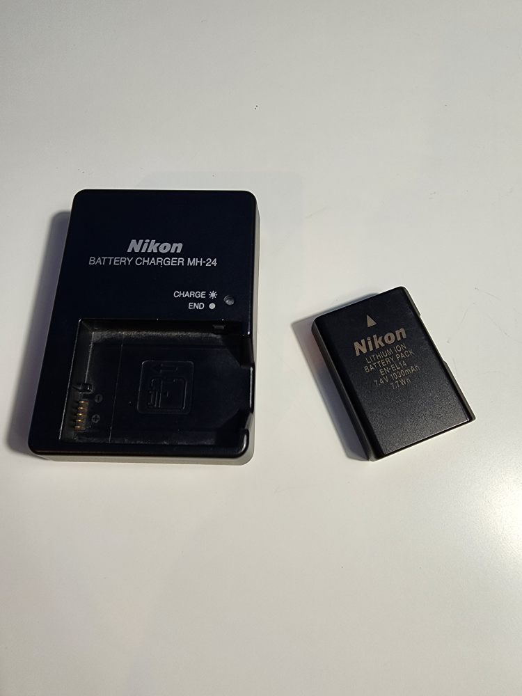 Nikon D3100 DSLR Camera - photo 5