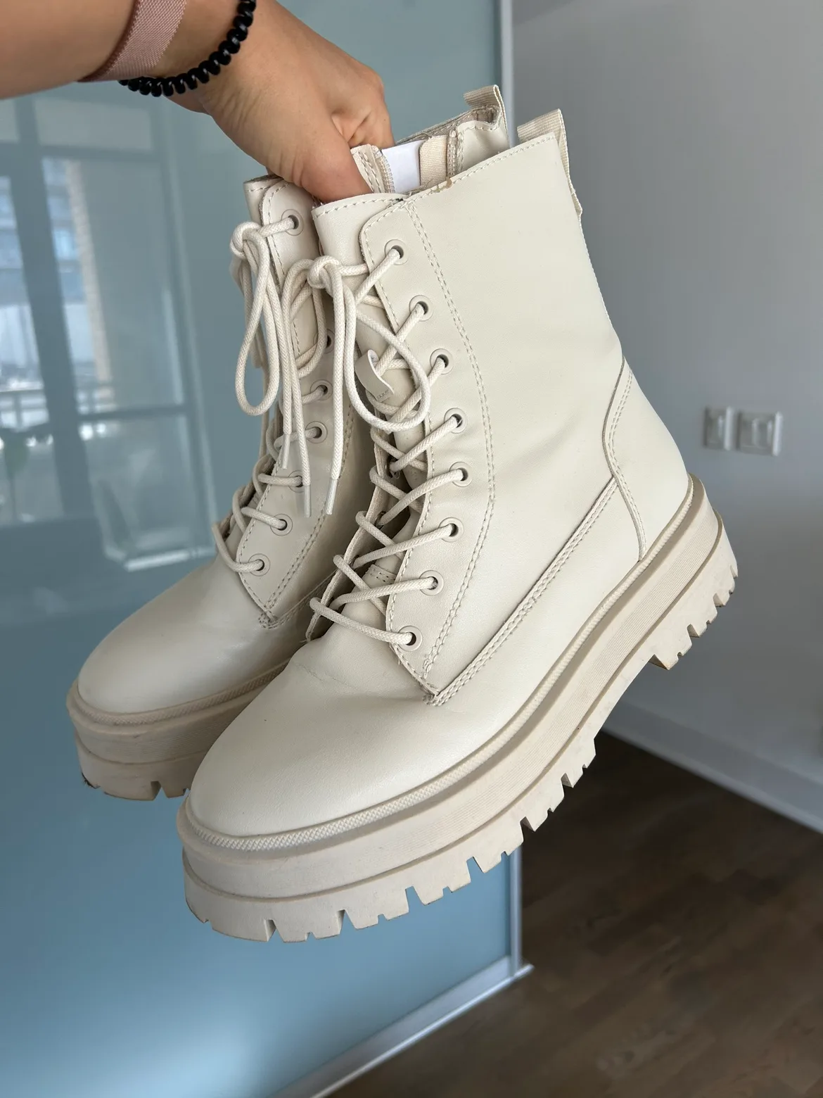 Boots Size 9.5 thumbnail