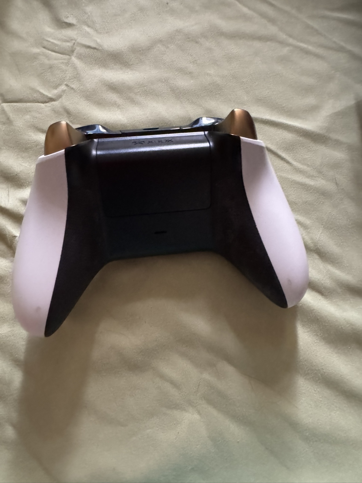 Xbox One Controller - White & Gold - photo 2