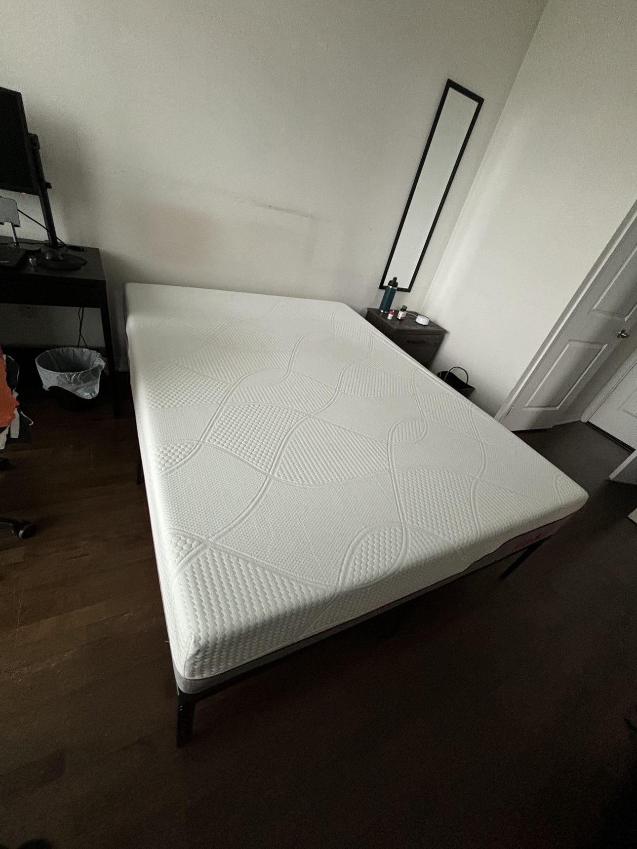 Queen Size Bed Frame and Mattress - photo 5