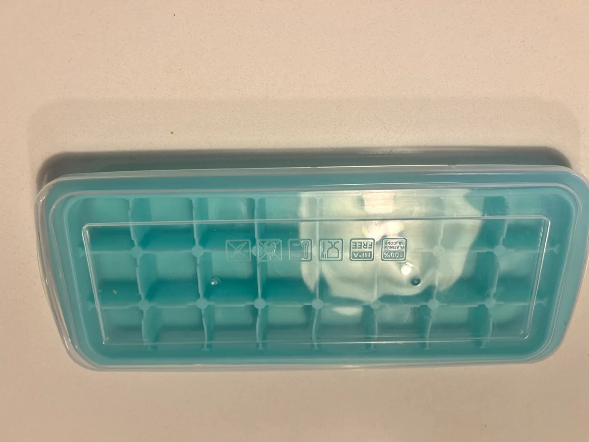 Ice Cube Tray with Lid image indicator(3)